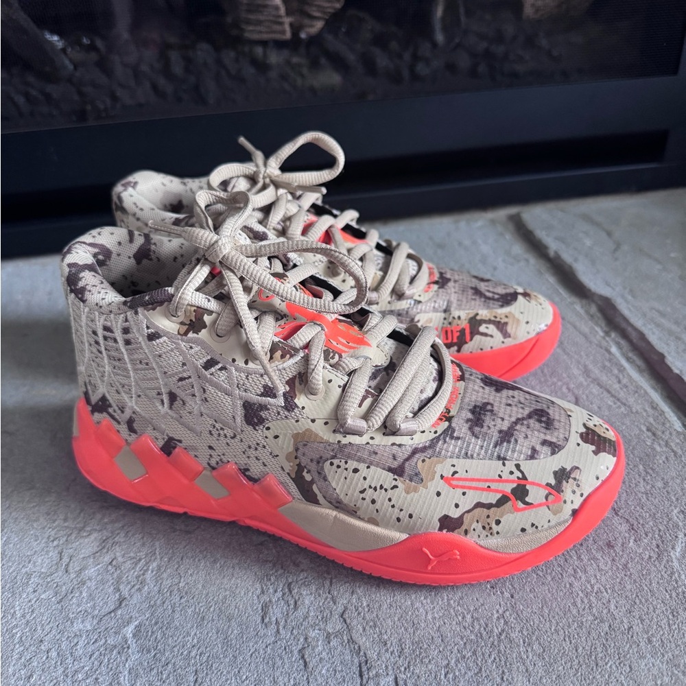 Puma LaMelo Kids Sneakers in Beige and Neon Orange